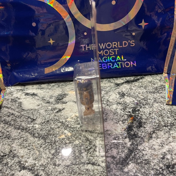 Disney 50th Anniversary R2 W50 Star Wars WDW PARKS - Picture 3 of 7